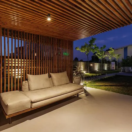 V Luxury Aparthotel